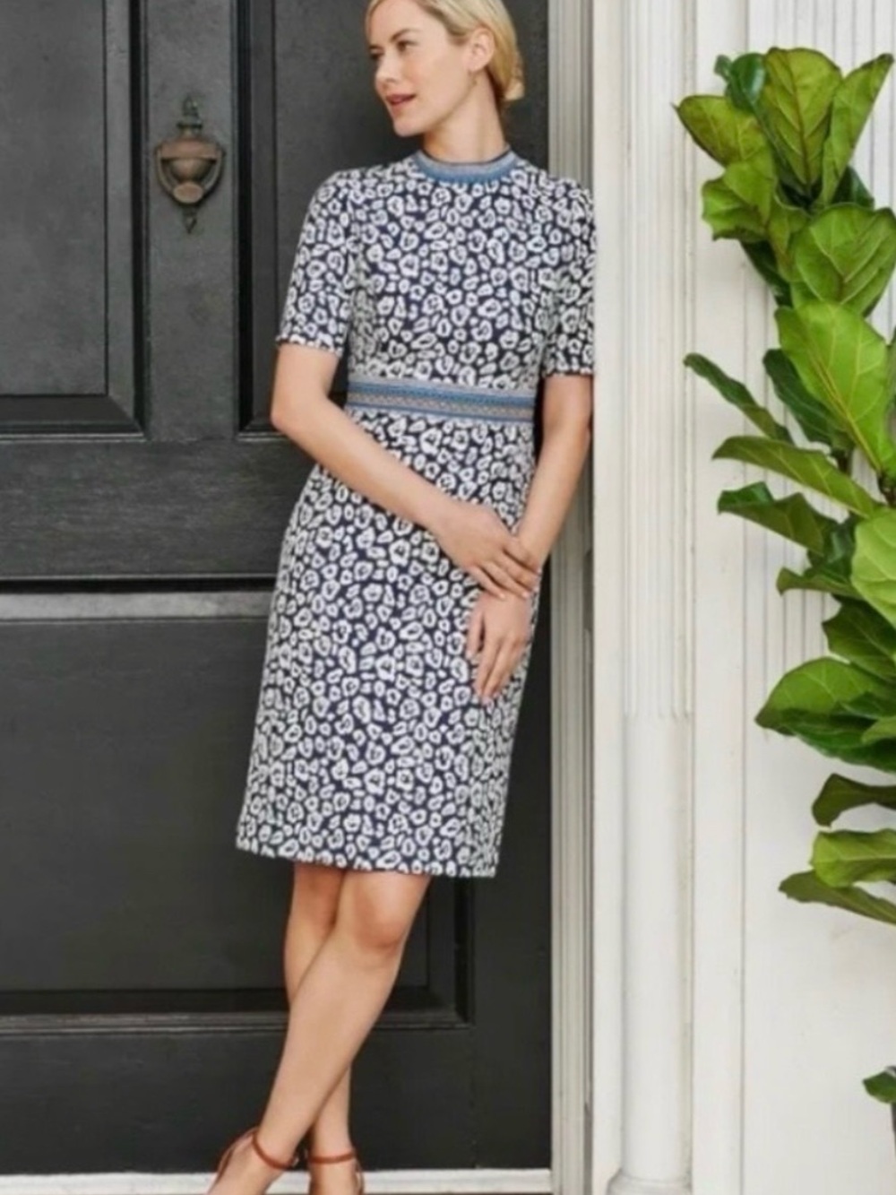 J. McLaughlin Kyrie Dress Navy Bermuda Blue Geo Cheetah Size 6